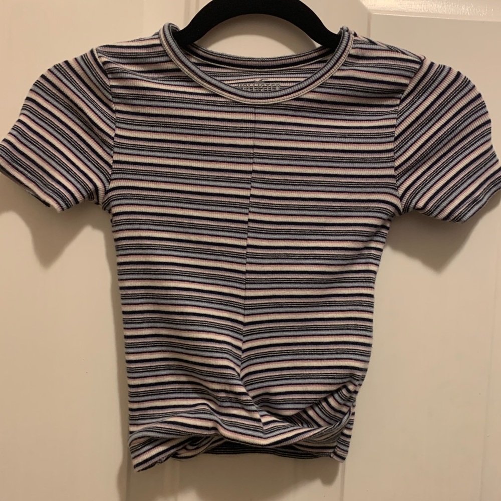 Hollister twist front short sleeve shirt